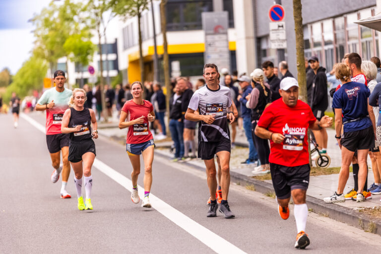 31.05.2025 Dortmund Hoerde - Do it fast Summer Edition auf Phoenix West - Laufveranstaltung Upletics 10 km Fast Lauf Start -  @fotostephan / Copyright Stephan Schuetze