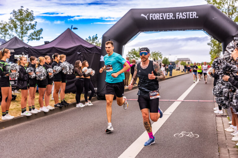 31.05.2025 Dortmund Hoerde - Do it fast Summer Edition auf Phoenix West - Laufveranstaltung Upletics 10 km Fast Lauf Start -  @fotostephan / Copyright Stephan Schuetze