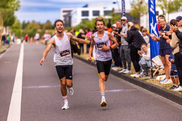 31.05.2025 Dortmund Hoerde - Do it fast Summer Edition auf Phoenix West - Laufveranstaltung Upletics 10 km Fast Lauf Start -  @fotostephan / Copyright Stephan Schuetze