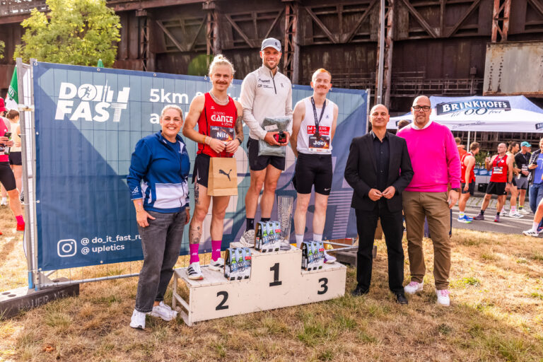 31.05.2025 Dortmund Hoerde - Do it fast Summer Edition auf Phoenix West - Laufveranstaltung Upletics 10 km Fast Lauf Start -  @fotostephan / Copyright Stephan Schuetze