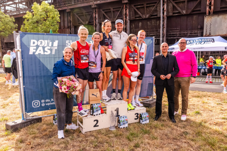 31.05.2025 Dortmund Hoerde - Do it fast Summer Edition auf Phoenix West - Laufveranstaltung Upletics 10 km Fast Lauf Start -  @fotostephan / Copyright Stephan Schuetze