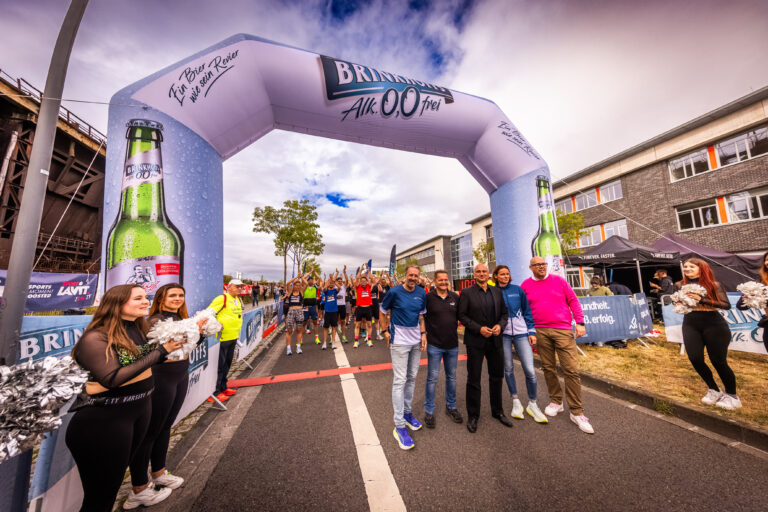 31.05.2025 Dortmund Hoerde - Do it fast Summer Edition auf Phoenix West - Laufveranstaltung Upletics 10 km Easy Lauf -  @fotostephan / Copyright Stephan Schuetze