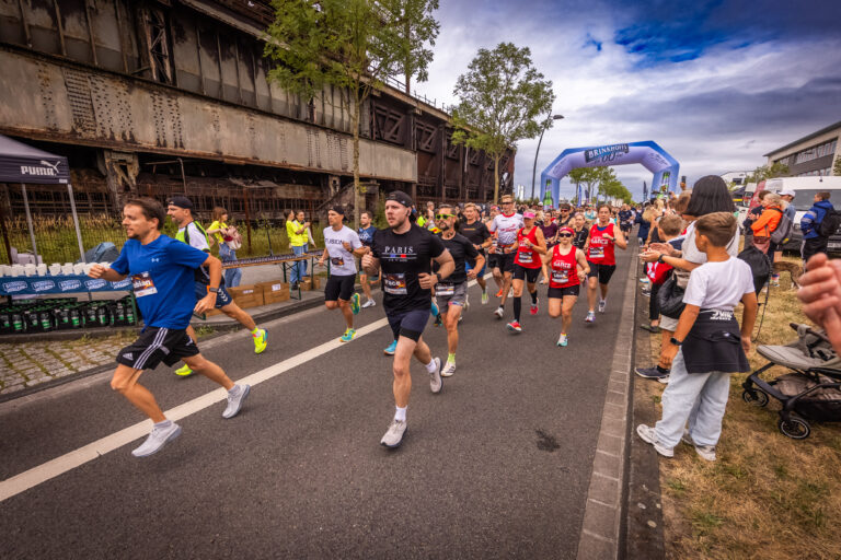 31.05.2025 Dortmund Hoerde - Do it fast Summer Edition auf Phoenix West - Laufveranstaltung Upletics 10 km Easy Lauf -  @fotostephan / Copyright Stephan Schuetze