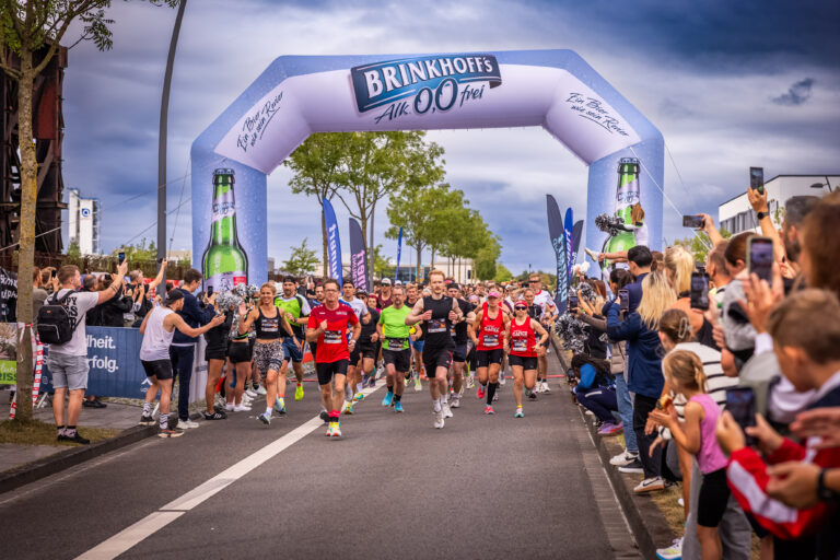 31.05.2025 Dortmund Hoerde - Do it fast Summer Edition auf Phoenix West - Laufveranstaltung Upletics 10 km Easy Lauf -  @fotostephan / Copyright Stephan Schuetze