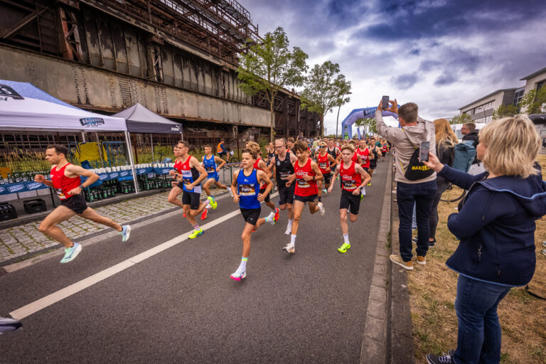 31.05.2025 Dortmund Hoerde - Do it fast Summer Edition auf Phoenix West - Laufveranstaltung Upletics 5 km Lauf -  @fotostephan / Copyright Stephan Schuetze