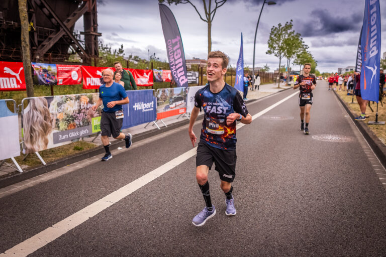 31.05.2025 Dortmund Hoerde - Do it fast Summer Edition auf Phoenix West - Laufveranstaltung Upletics 5 km Lauf -  @fotostephan / Copyright Stephan Schuetze